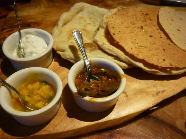Indian-style bread service at Sanaa-Photo by Danielle Meyer