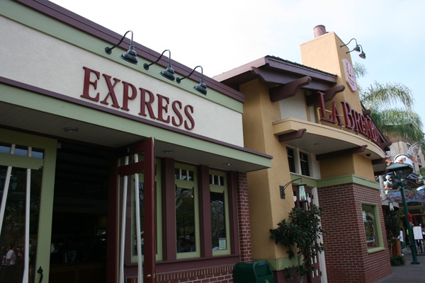 Grab and Go Breakfast at La Brea Bakery Express- Downtown Disney District at Disneyland