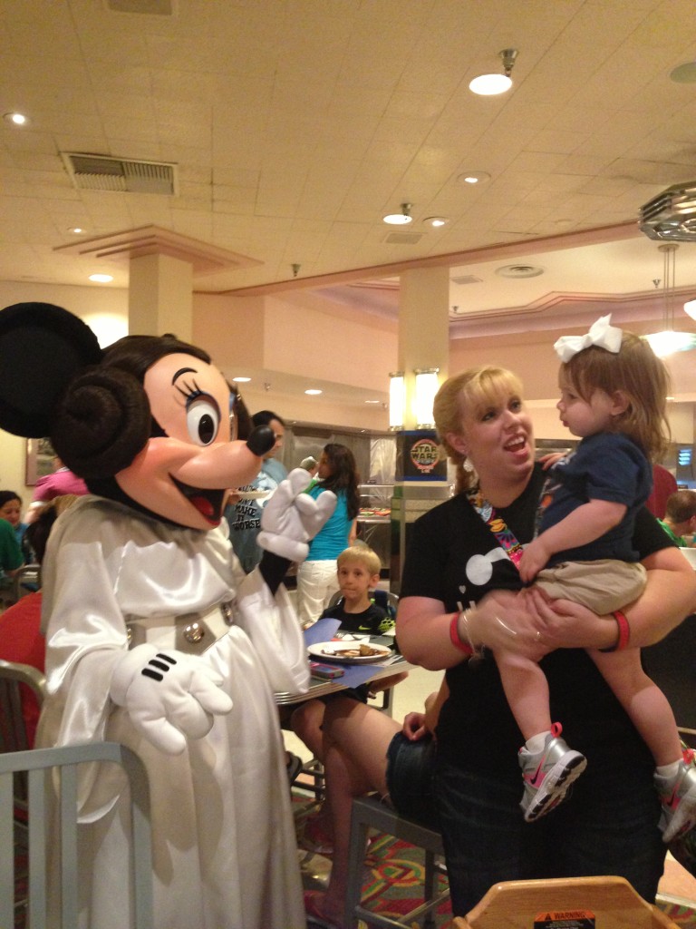Meet with Princess Leia Minne at Jedi Mickey's Star Wars Dine
