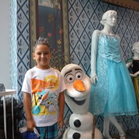 Get a Royal Frozen Make Over at Anna and Elsa’s Boutique!